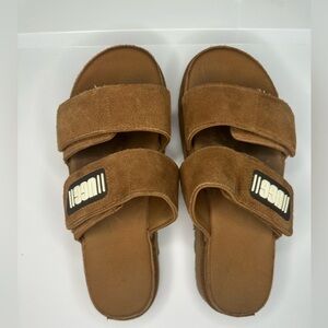 UGG Women's Greer Platform Slide Sandals sz 9 slip on EUC